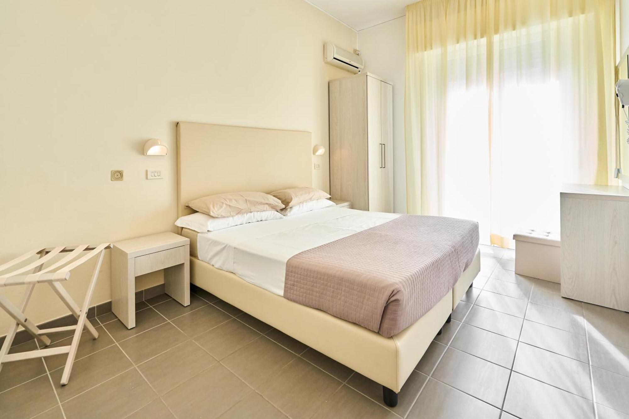 Hotel Villa Perazzini Rimini Esterno foto