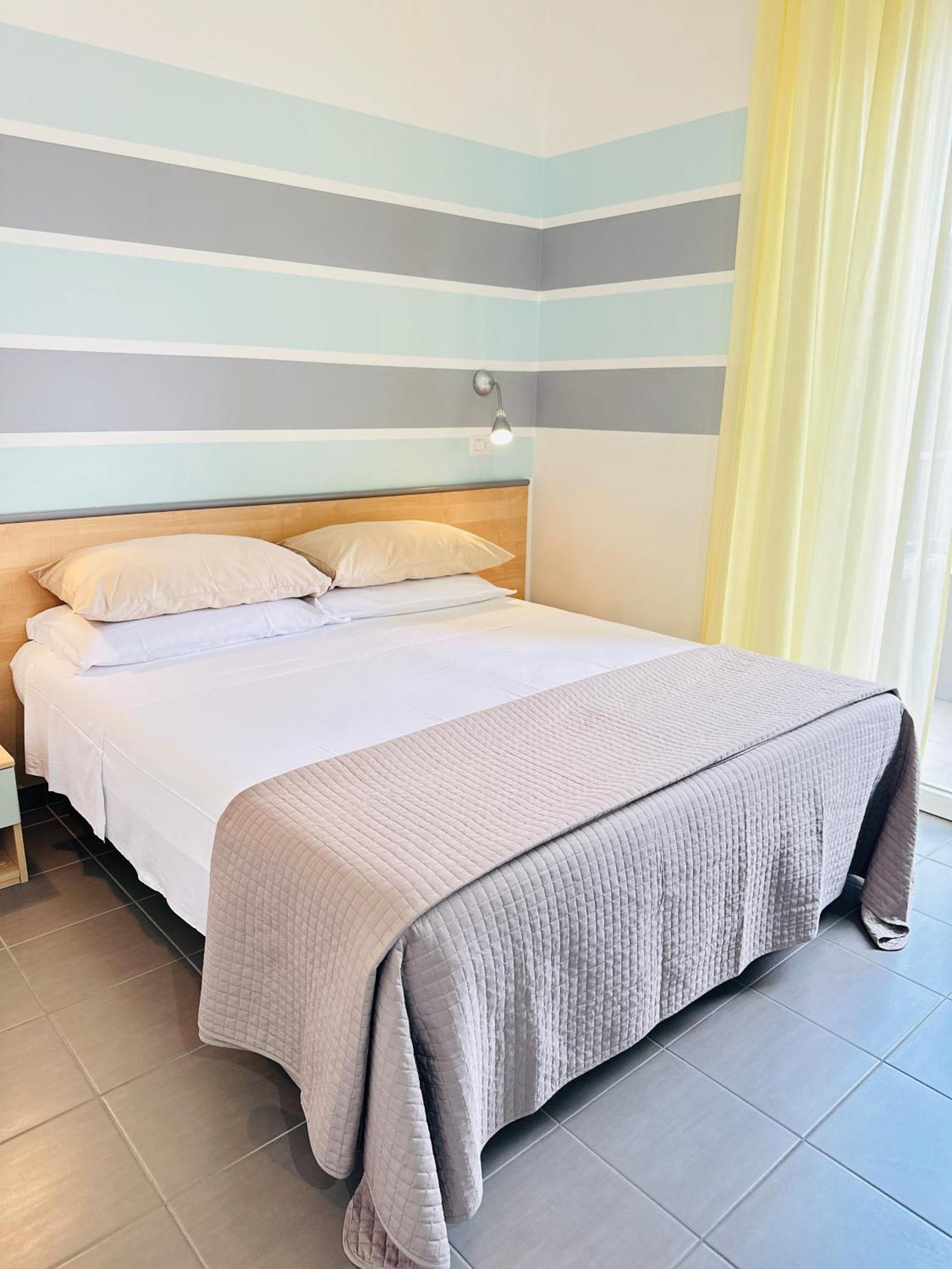 Hotel Villa Perazzini Rimini Esterno foto