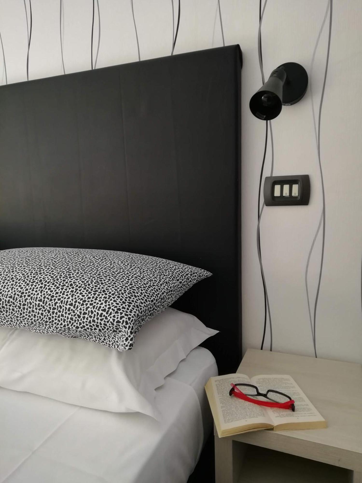 Hotel Villa Perazzini Rimini Esterno foto